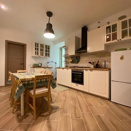 Casa Vacanze Nuanua ตรีเอสเต ภายนอก รูปภาพ